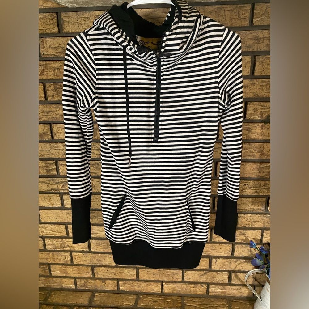 Hooded striped dress‎
